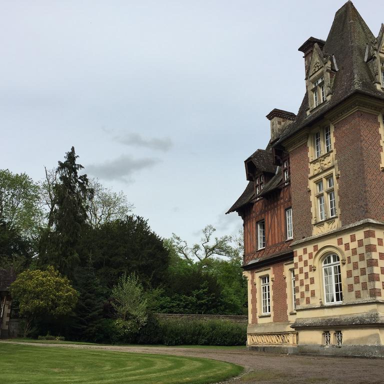 Le Manoir De Benedicte B&B Cahan Exteriör bild