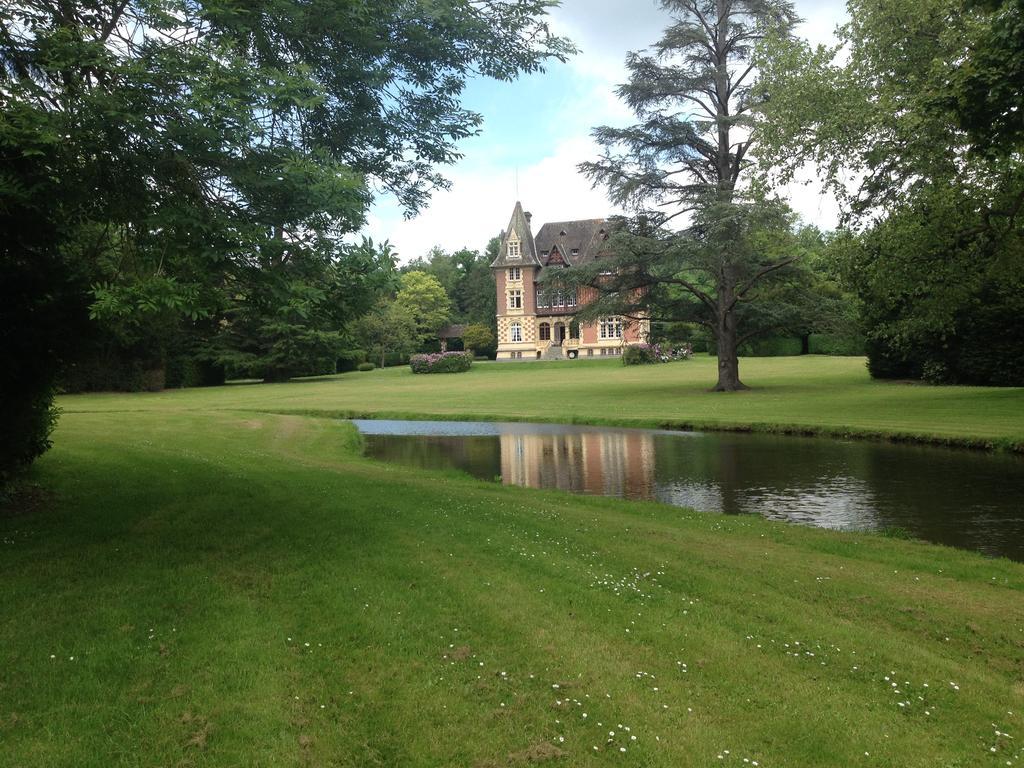Le Manoir De Benedicte B&B Cahan Exteriör bild