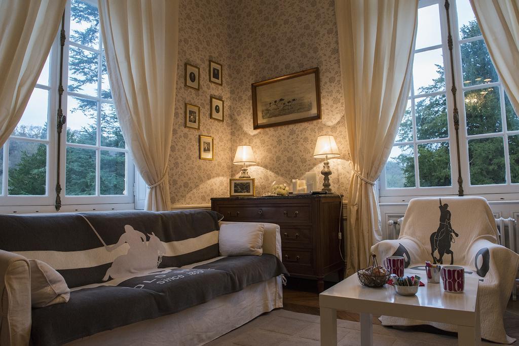 Le Manoir De Benedicte B&B Cahan Exteriör bild