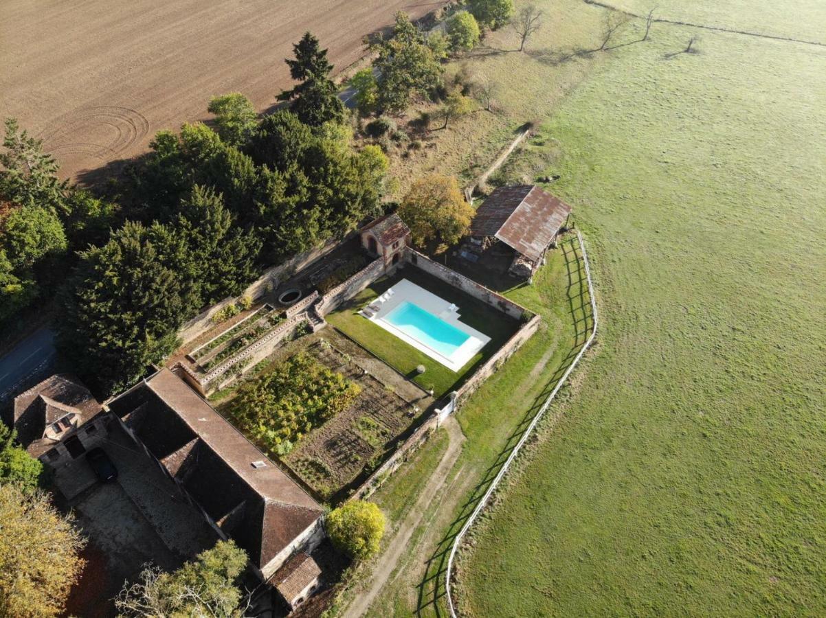 Le Manoir De Benedicte B&B Cahan Exteriör bild